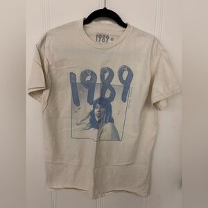 1989 Graphic Taylor Swift  T-Shirt